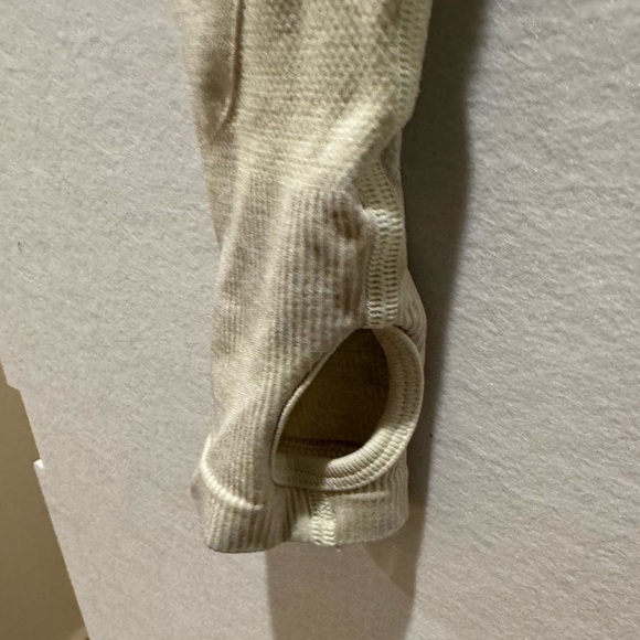 Gymshark Cropped Top - Picture 5 of 7